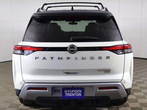 Used 2024 Nissan Pathfinder Platinum w/ Lighting Package (N93) AWD/4WD image 13