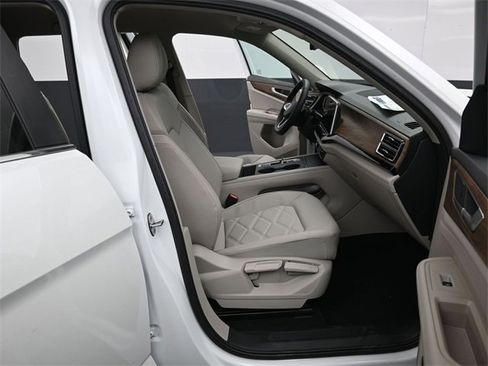 New 2026 Volkswagen Atlas SE image 14