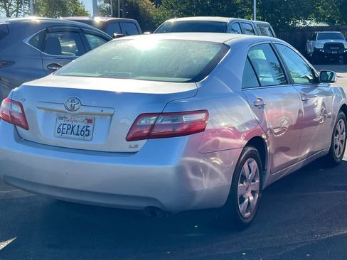 Used 2009 Toyota Camry LE FWD image 4