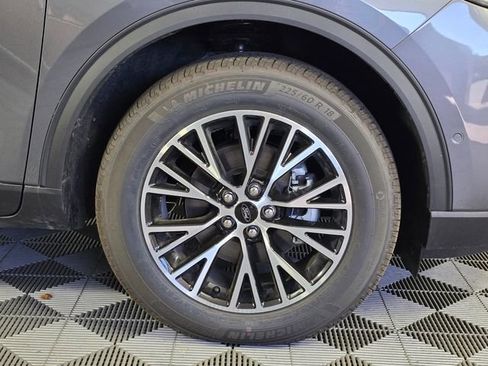 Used 2024 Ford Escape SE w/ PHEV Premium Package image 9