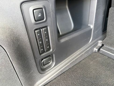 Used 2025 Ford Expedition Active AWD/4WD image 31