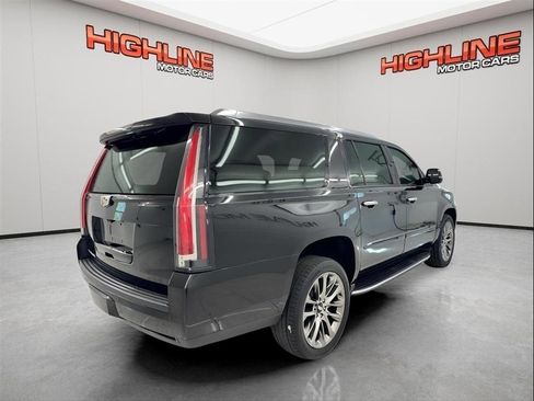 Used 2020 Cadillac Escalade ESV Luxury w/ Escalade Sport Edition RWD image 4