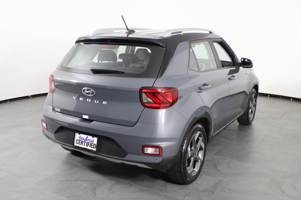 Certified 2026 Hyundai Venue SEL FWD image 4