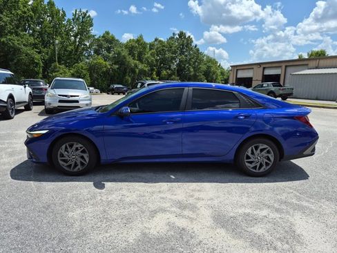Used 2024 Hyundai Elantra SEL FWD image 8