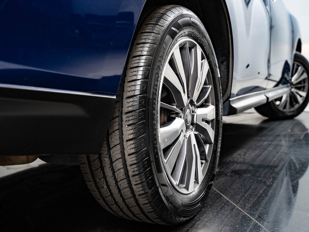 Used 2018 Nissan Pathfinder SL FWD image 49