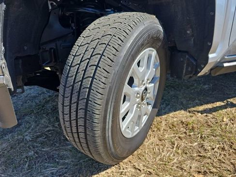 Used 2025 Toyota Tacoma SR5 image 30