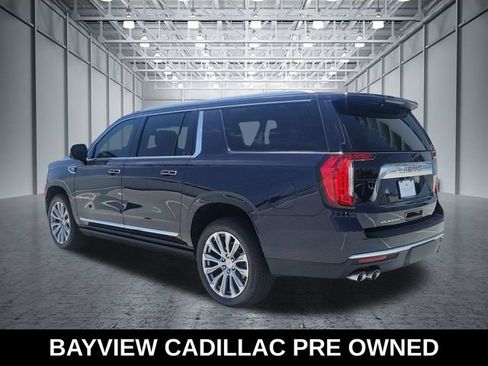 Used 2022 GMC Yukon XL Denali AWD/4WD image 3