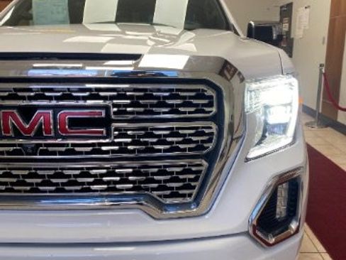 Used 2019 GMC Sierra 1500 Denali w/ Denali Ultimate Package image 11