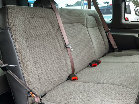 Used 2025 GMC Savana 3500 LT w/ LT Preferred Equipment Group RWD image 14
