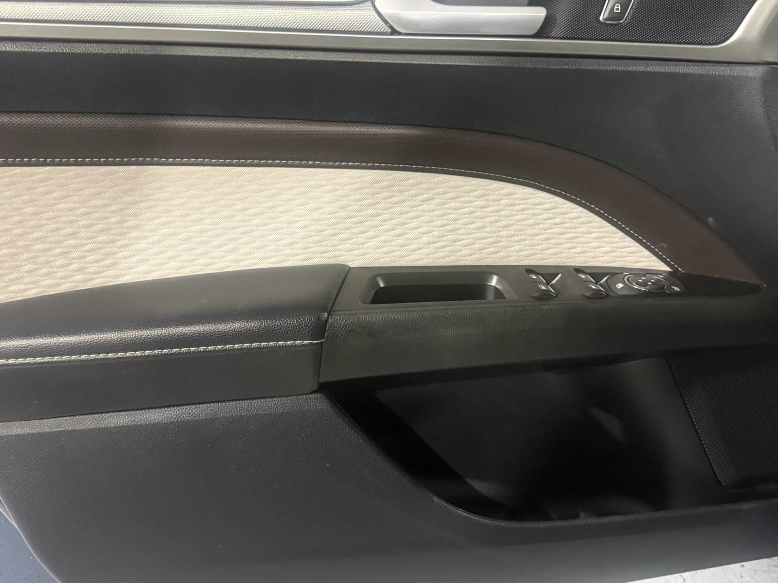 Used 2019 Ford Fusion SE w/ Equipment Group 151A FWD image 27