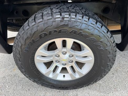 Used 2011 Chevrolet Silverado 1500 LT w/ All-Star Edition AWD/4WD image 21