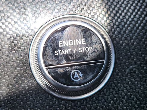 Used 2025 Mercedes-Benz CLE 300 4MATIC Coupe image 22
