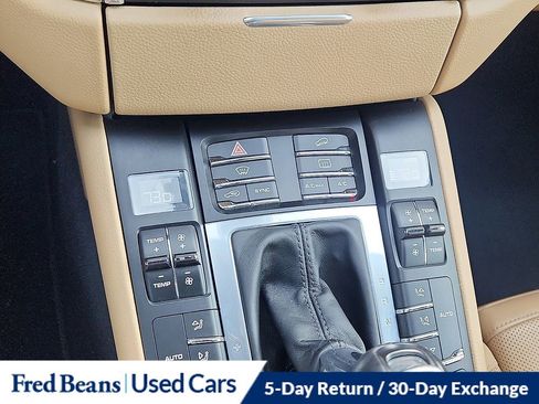 Used 2018 Porsche Macan Turbo image 17