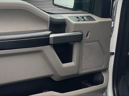 Used 2018 Ford F150 XLT w/ Equipment Group 302A Luxury image 19