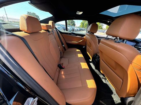 Used 2023 BMW 540i w/ Convenience Package RWD image 25