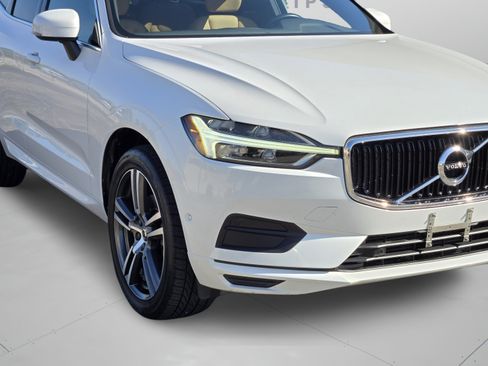 Used 2018 Volvo XC60 T5 Momentum w/ Vision Package AWD/4WD image 32
