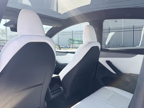 Used 2026 Tesla Model Y AWD image 6