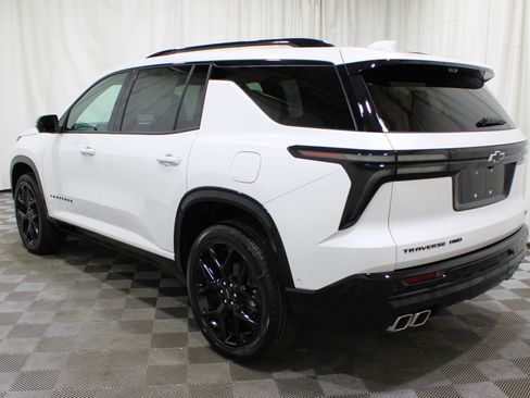 Used 2024 Chevrolet Traverse RS w/ LPO, Floor Liner Package image 32