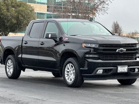 Used 2022 Chevrolet Silverado 1500 RST image 2