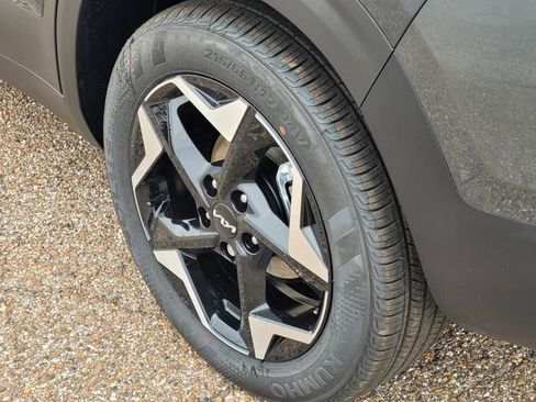 New 2026 Kia Seltos S FWD image 5