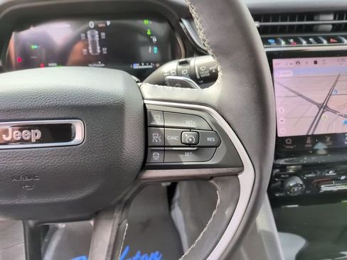 Used 2023 Jeep Grand Cherokee 4WD 4xe w/ Luxury Tech Group II image 30