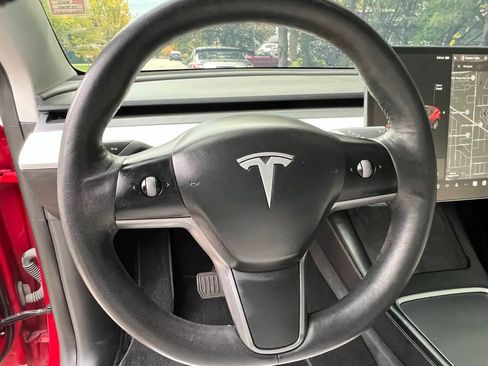 Used 2021 Tesla Model Y Long Range image 14