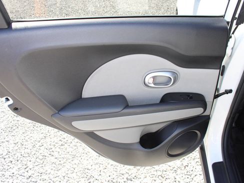 Used 2014 Kia Soul + image 21