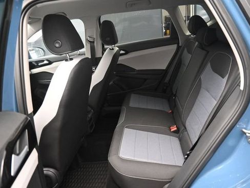 Used 2025 Volkswagen Taos S AWD/4WD image 30
