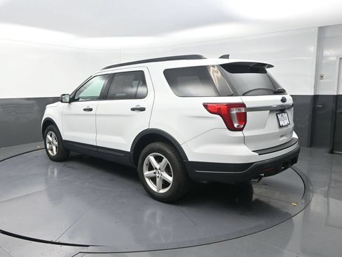 Used 2018 Ford Explorer 4WD w/ Class II Trailer Tow Package image 8