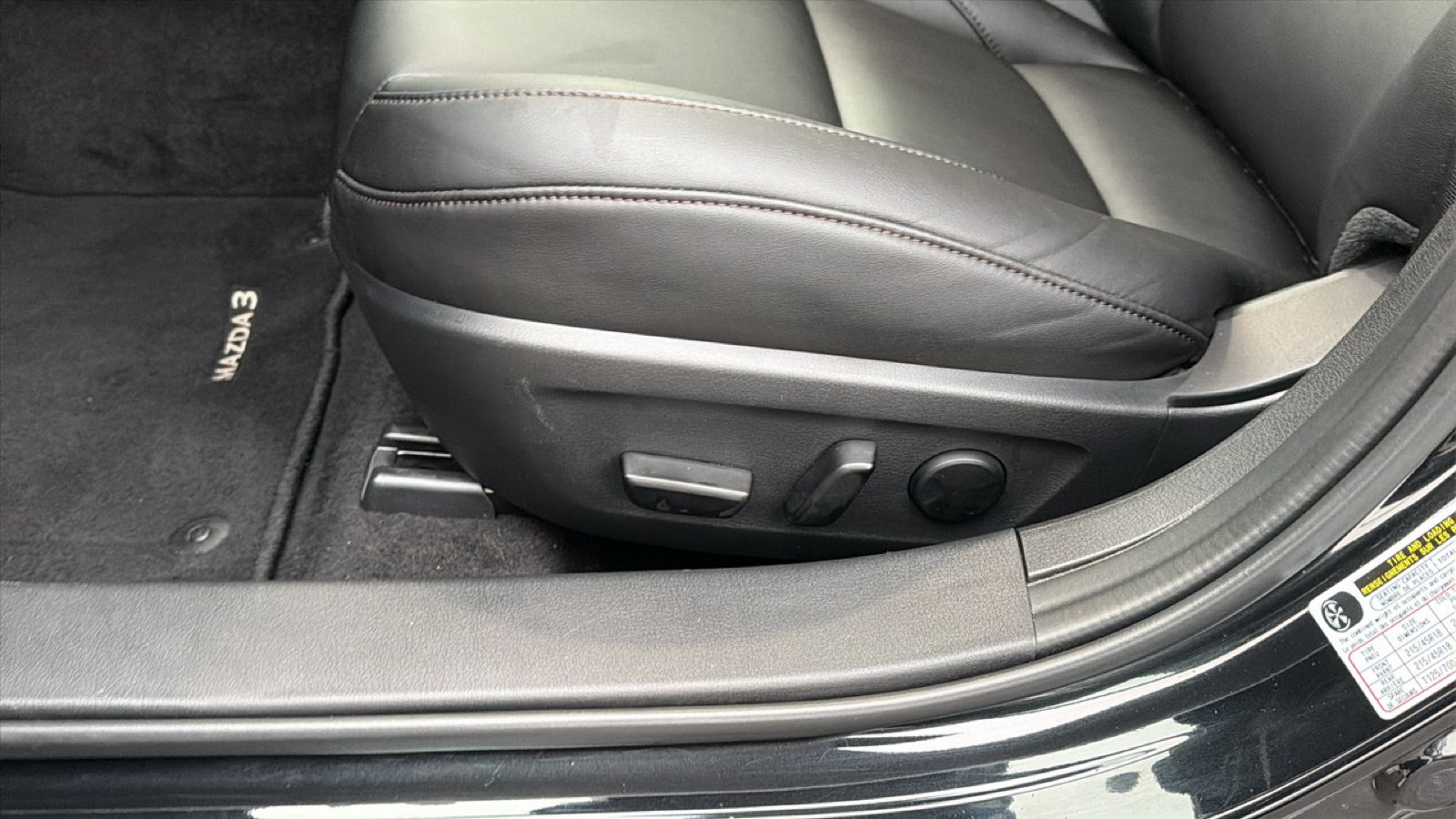 Used 2025 MAZDA MAZDA3 s FWD image 13