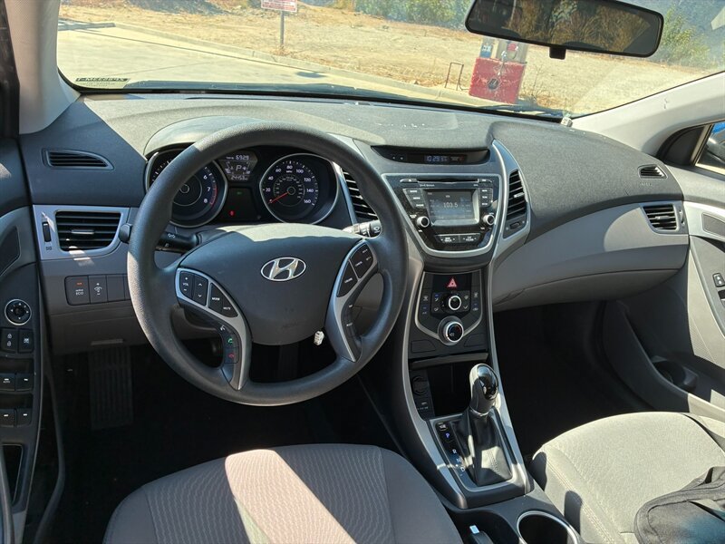 Used 2016 Hyundai Elantra SE w/ Option Group 02 FWD image 11