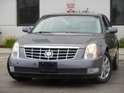 Used 2007 Cadillac DTS Luxury II FWD image 5