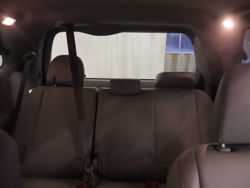 Used 2019 Toyota Sienna XLE image 29