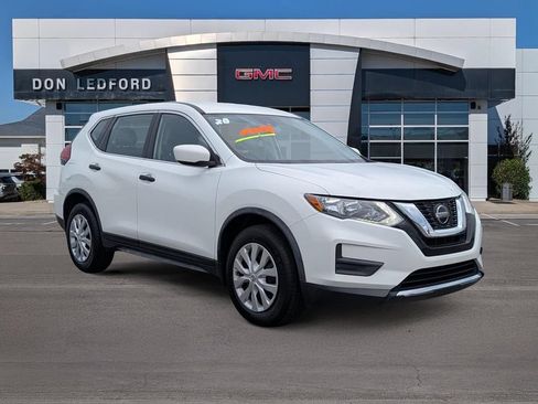 Used 2020 Nissan Rogue S FWD image 1