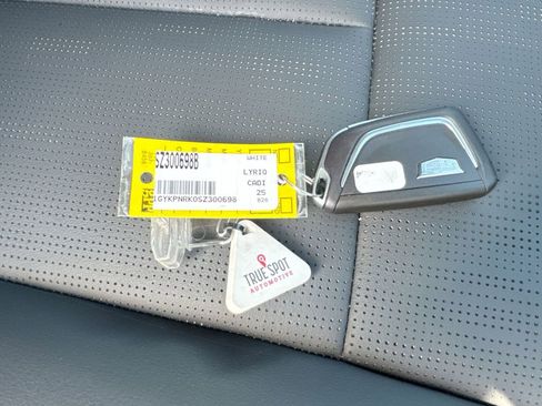 Used 2025 Cadillac Lyriq Luxury w/ LPO, Floor Liner Package image 32