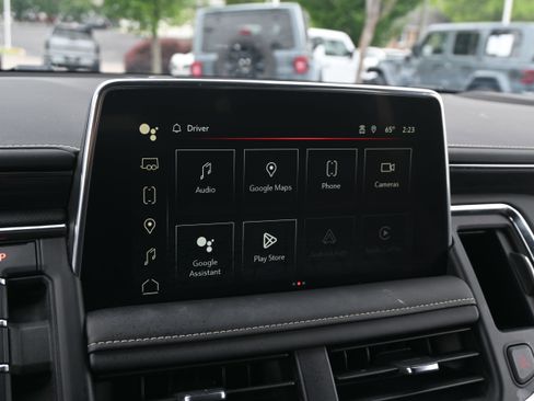 Used 2024 GMC Yukon SLT w/ SLT Luxury Package RWD image 22