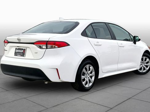 Used 2025 Toyota Corolla LE FWD image 13