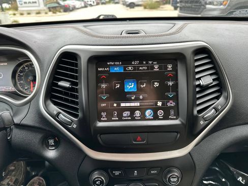 Used 2016 Jeep Cherokee Limited AWD/4WD image 36