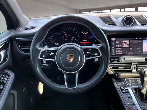 Used 2021 Porsche Macan image 5