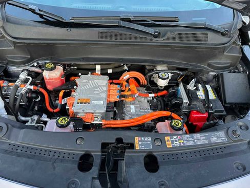 Used 2022 Chevrolet Bolt EUV LT w/ Convenience Package image 23