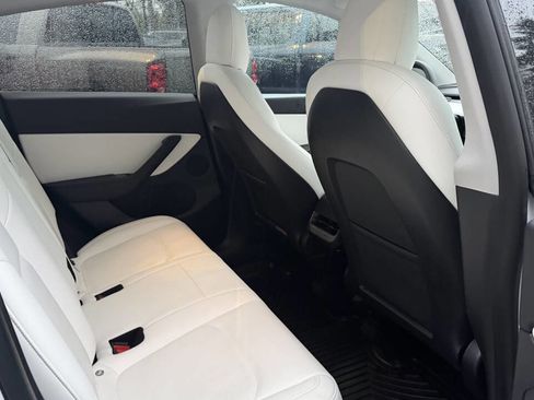 Used 2021 Tesla Model Y Long Range image 18