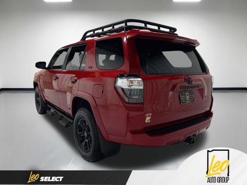 Used 2022 Toyota 4Runner SR5 RWD image 10
