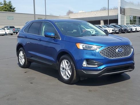 Certified 2024 Ford Edge SEL w/ Convenience Package AWD/4WD image 2