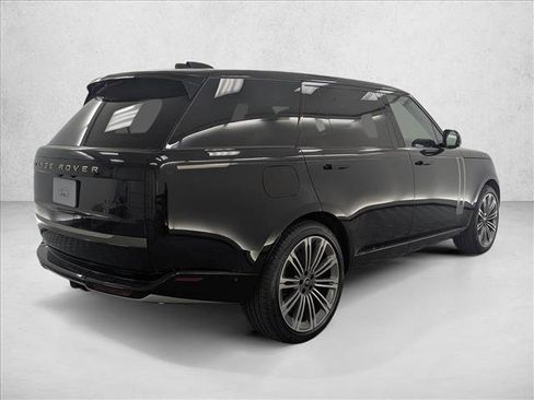 New 2025 Land Rover Range Rover Long Wheelbase SE image 9