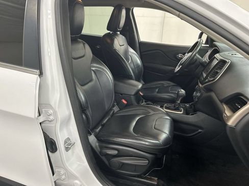 Used 2017 Jeep Cherokee Limited AWD/4WD image 22