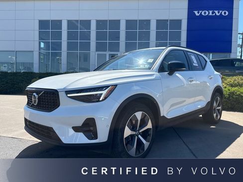 Certified 2026 Volvo XC40 B5 Plus AWD/4WD image 1