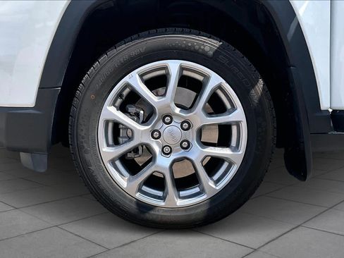 Used 2023 Jeep Compass Latitude w/ Sun and Sound Group image 10