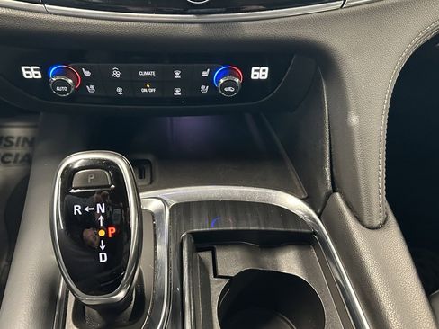 Used 2019 Buick Enclave Premium image 33