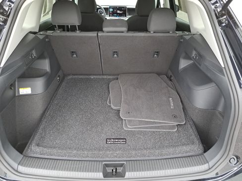Certified 2025 Volkswagen Tiguan S FWD image 13