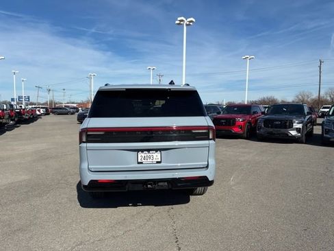 New 2025 Lincoln Navigator L Reserve w/ Jet Appearance Package image 4